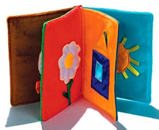 Выставка книжек малышек в детском саду. Книжка из ткани. Книжка самоделка для детского сада. Книжки-малышки своими руками в детском саду. Книжка-малышка своими руками.