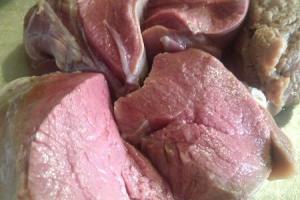 Kako kuhati meso srne: recepti