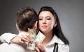 Ljubezen in denar: Psihologinja pojasnjuje, zakaj naj moški da denar, ženska pa ga sprejme. Če moški da svoj denar ženski